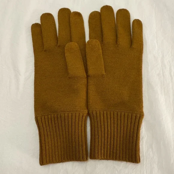 EUC! lululemon Knit Gloves - Picture 2 of 4